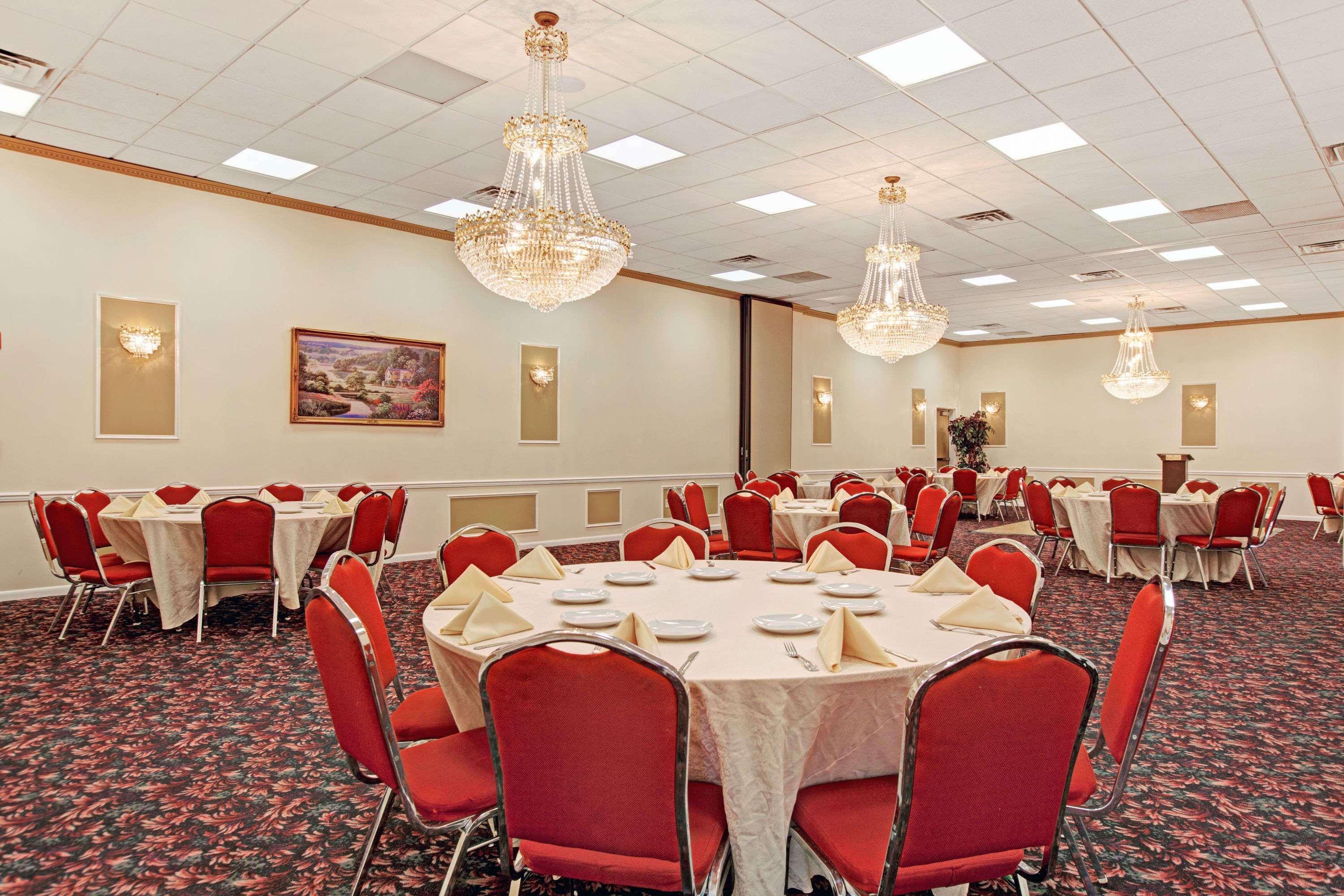 Ramada Inn Flemington Bagian luar foto